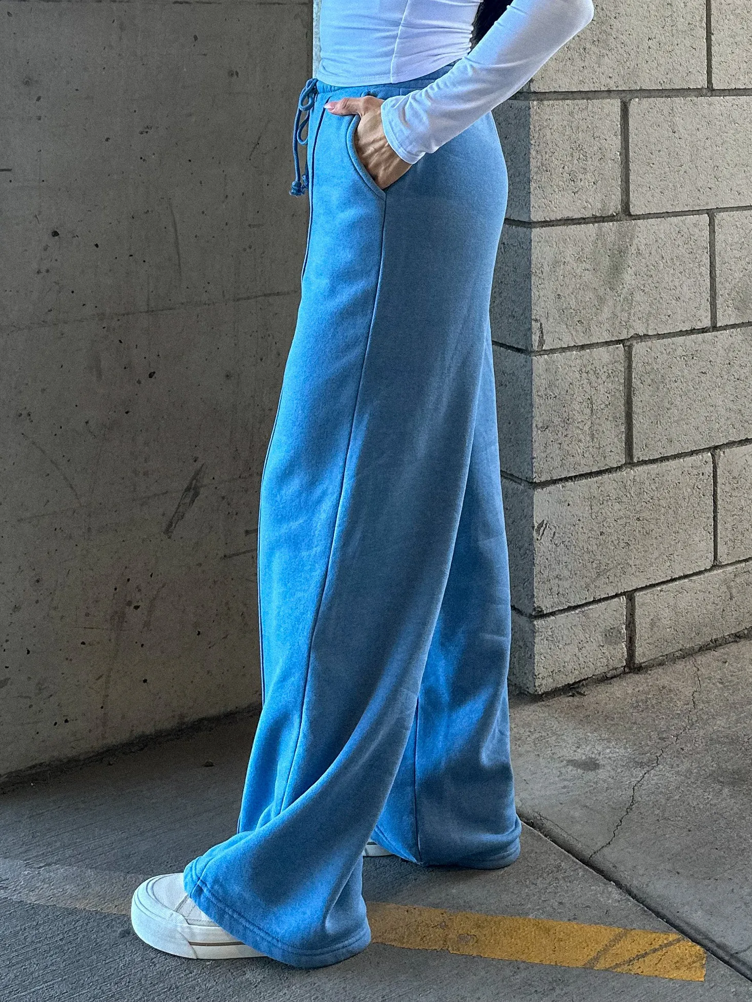 Relaxed Wide Leg Sweatpants - Blue